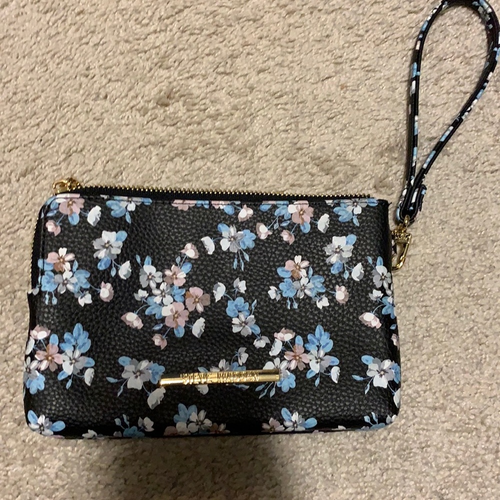 Like new steve madden wristlet